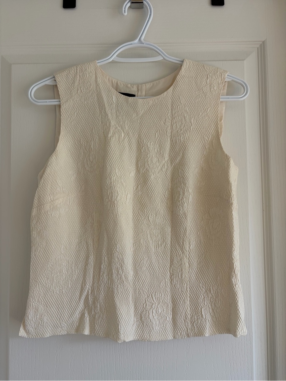 Spenser Jeremy Cream Textured Sleeveless Shell
